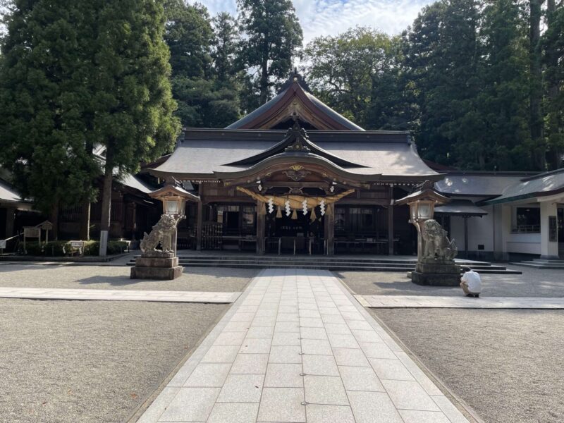 白山比咩神社の拝殿