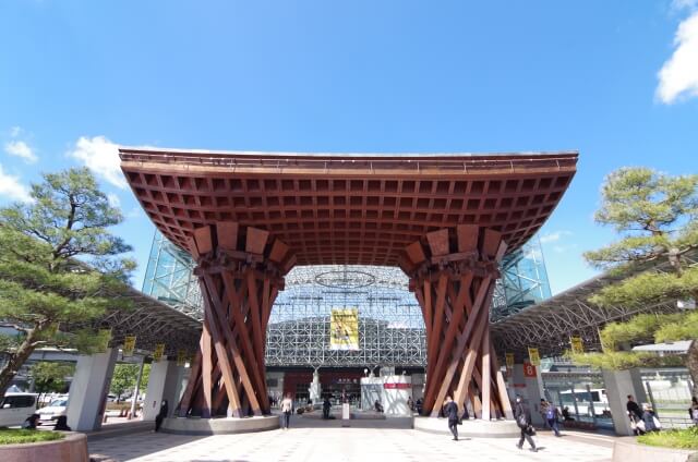 金沢駅の鼓門